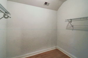 N Taylor Ave-048