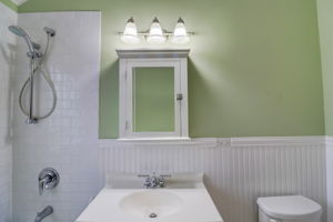 N Taylor Ave-053