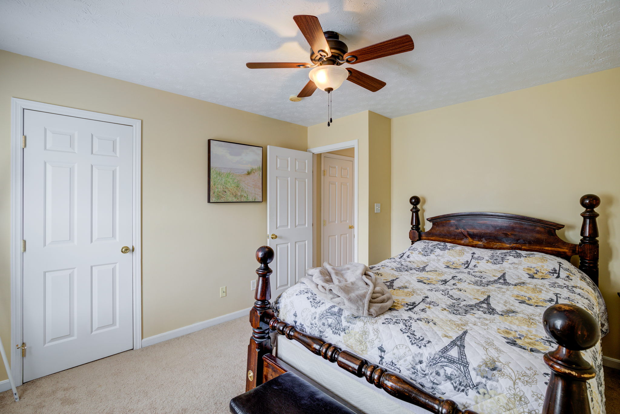 26 Upper Bedroom3