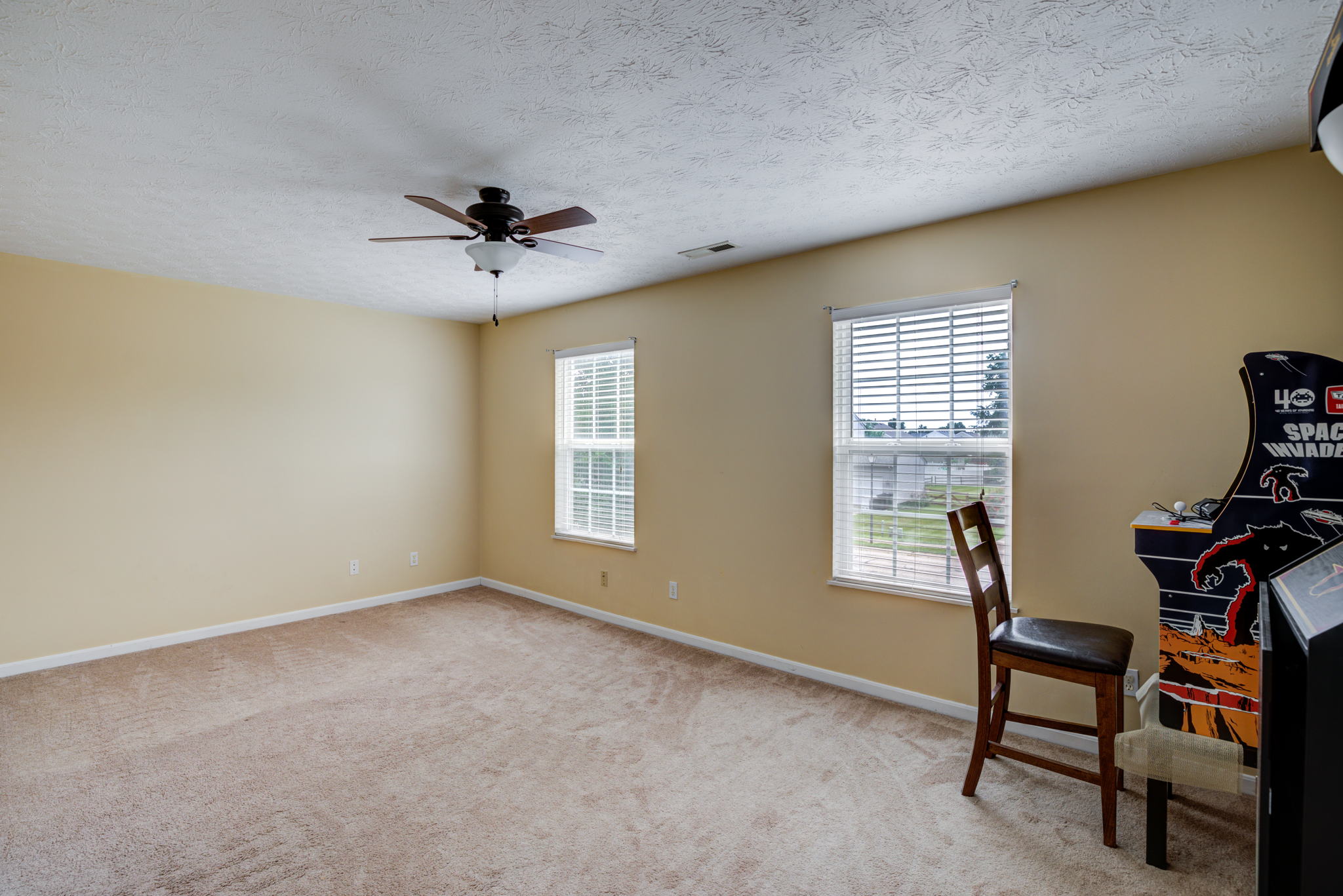 23 Upper Bedroom2