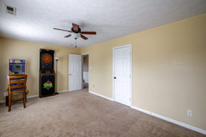 24 Upper Bedroom2