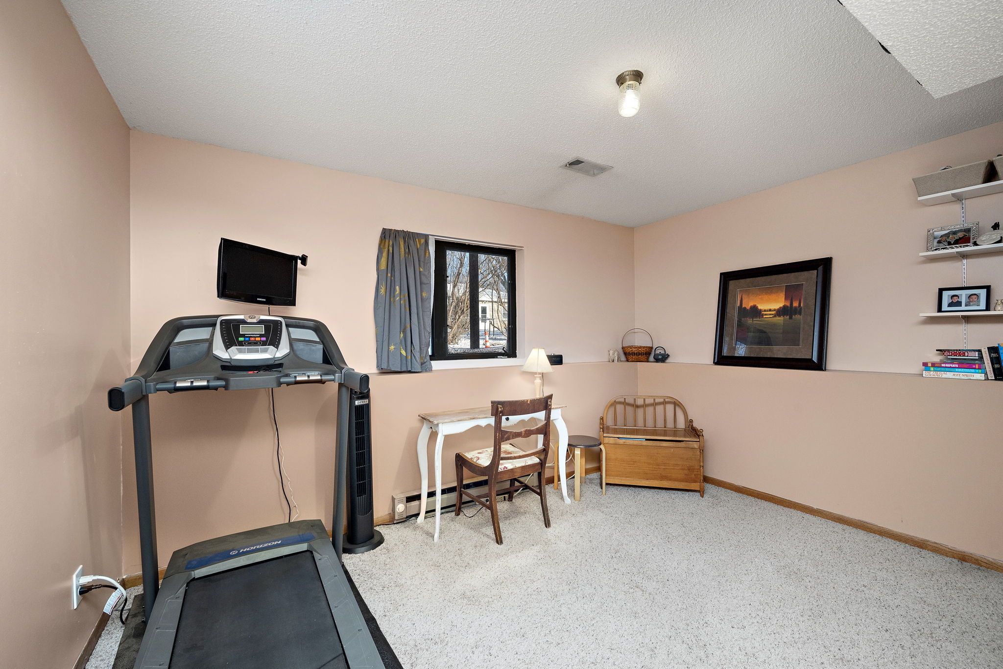 Third bedroom, office, work out space depending on your needs!