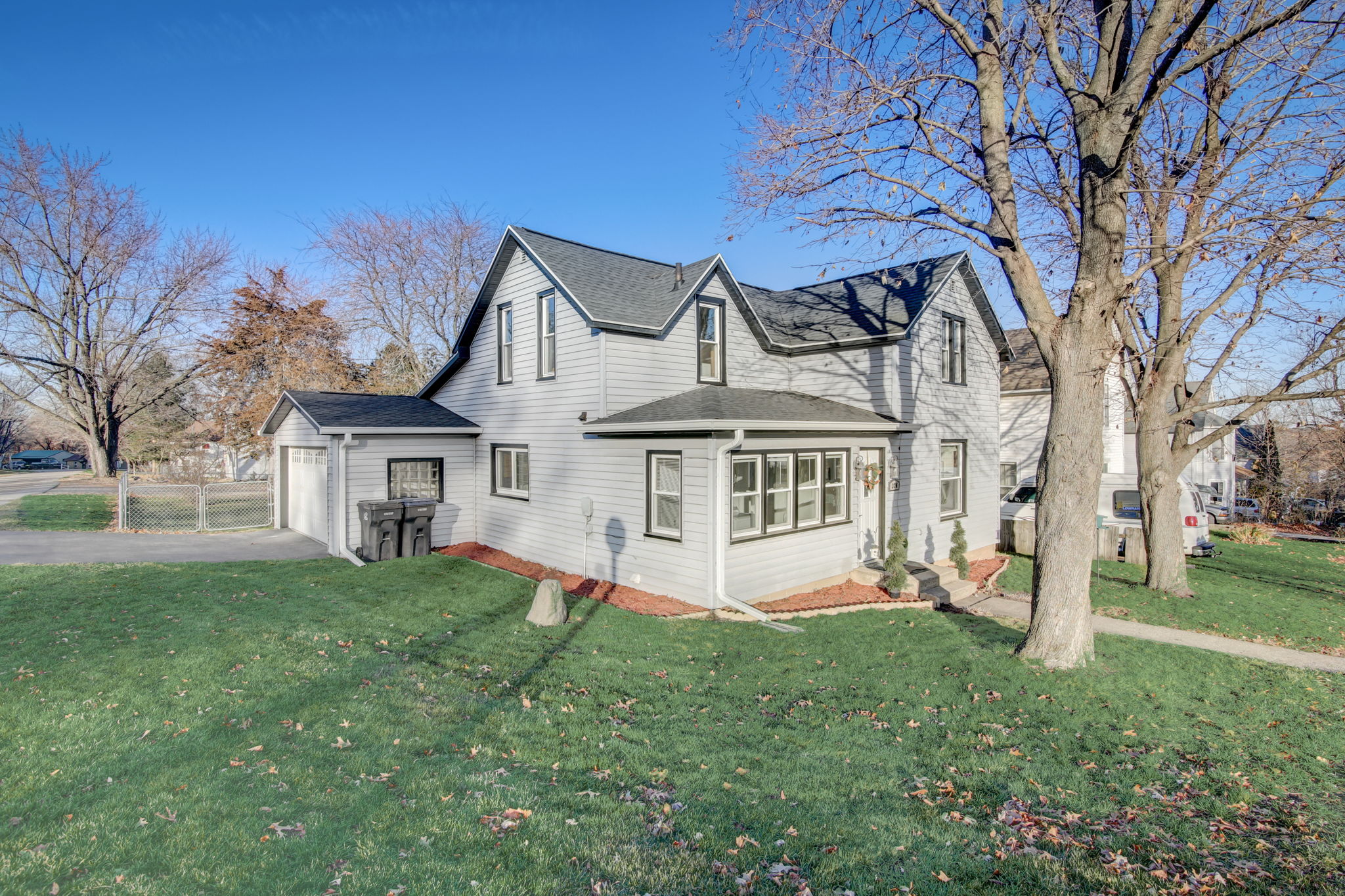 W Prospect Ave-001
