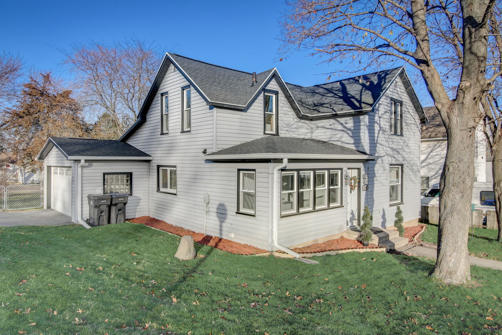 W Prospect Ave-002