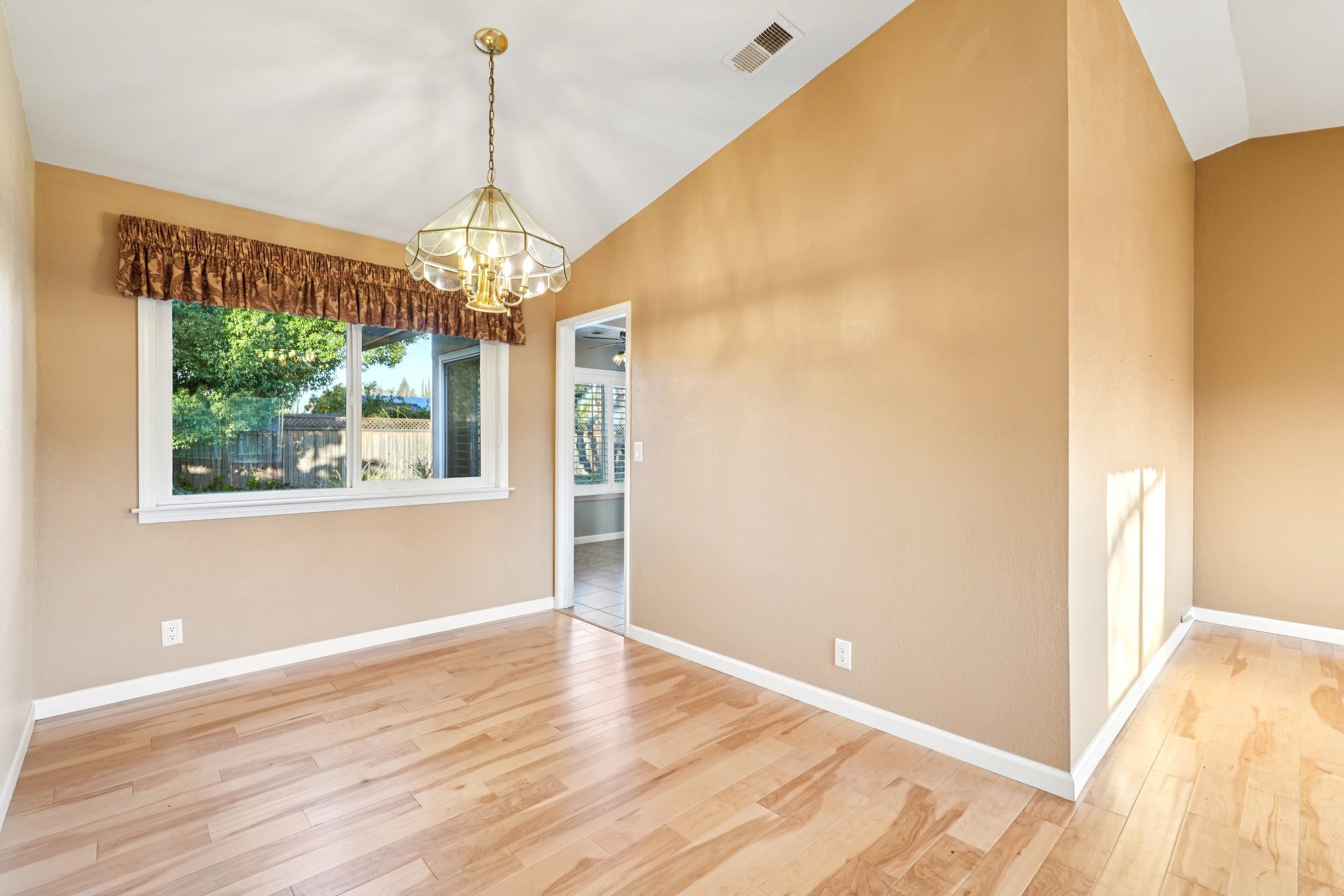 Woodside Cir-S0602-010.jpg