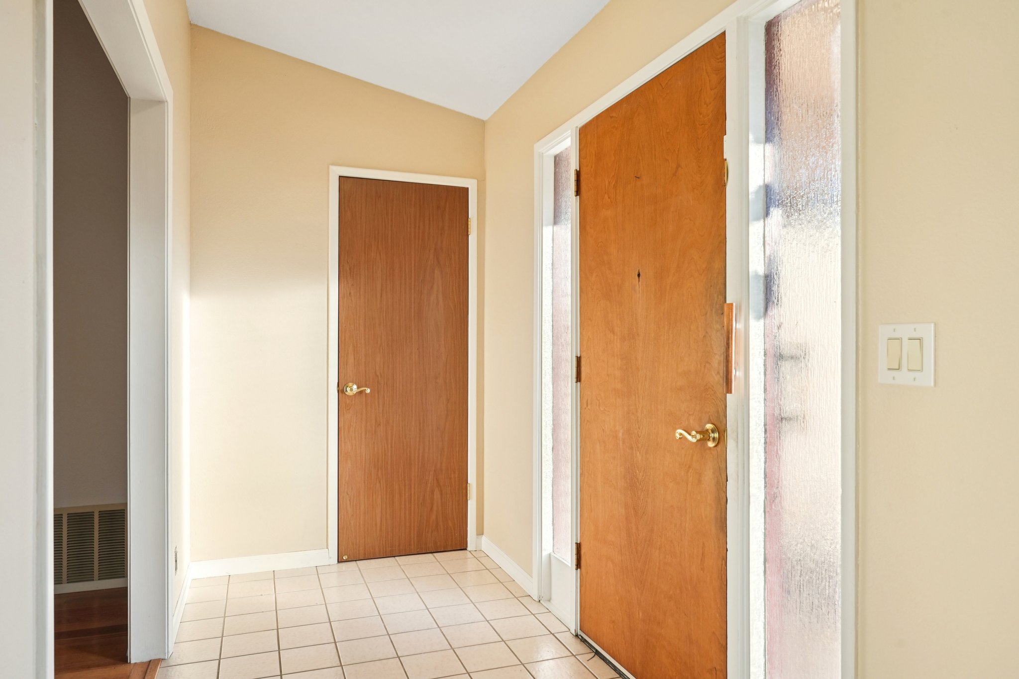 Woodside Cir-S0602-015.jpg