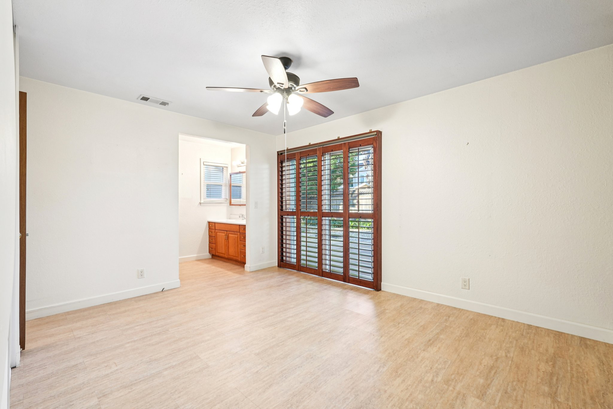 Woodside Cir-S0602-024.jpg