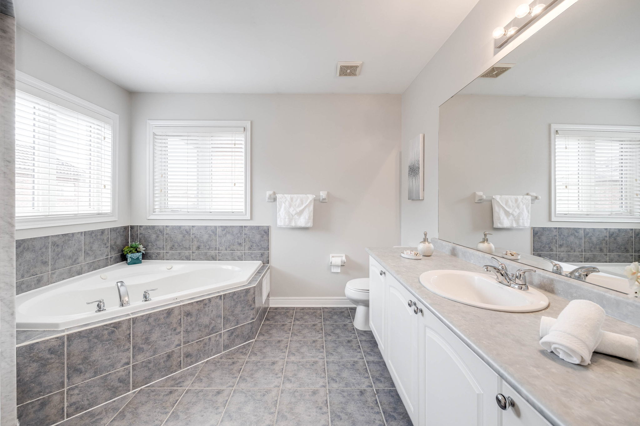 Newmarket property showcase — delivered property photograph 31