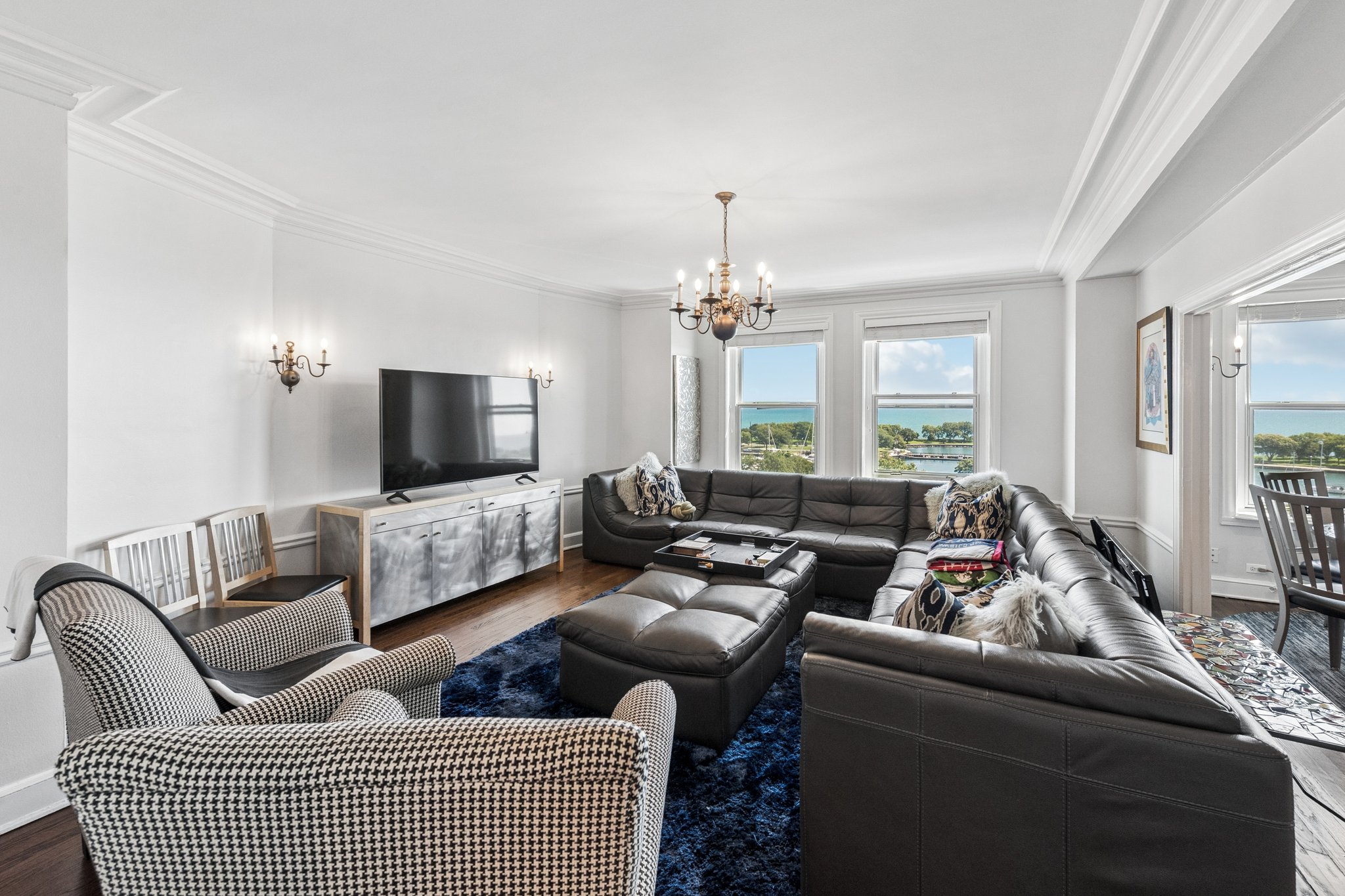 3240 N Lake Shore Dr_004.jpg
