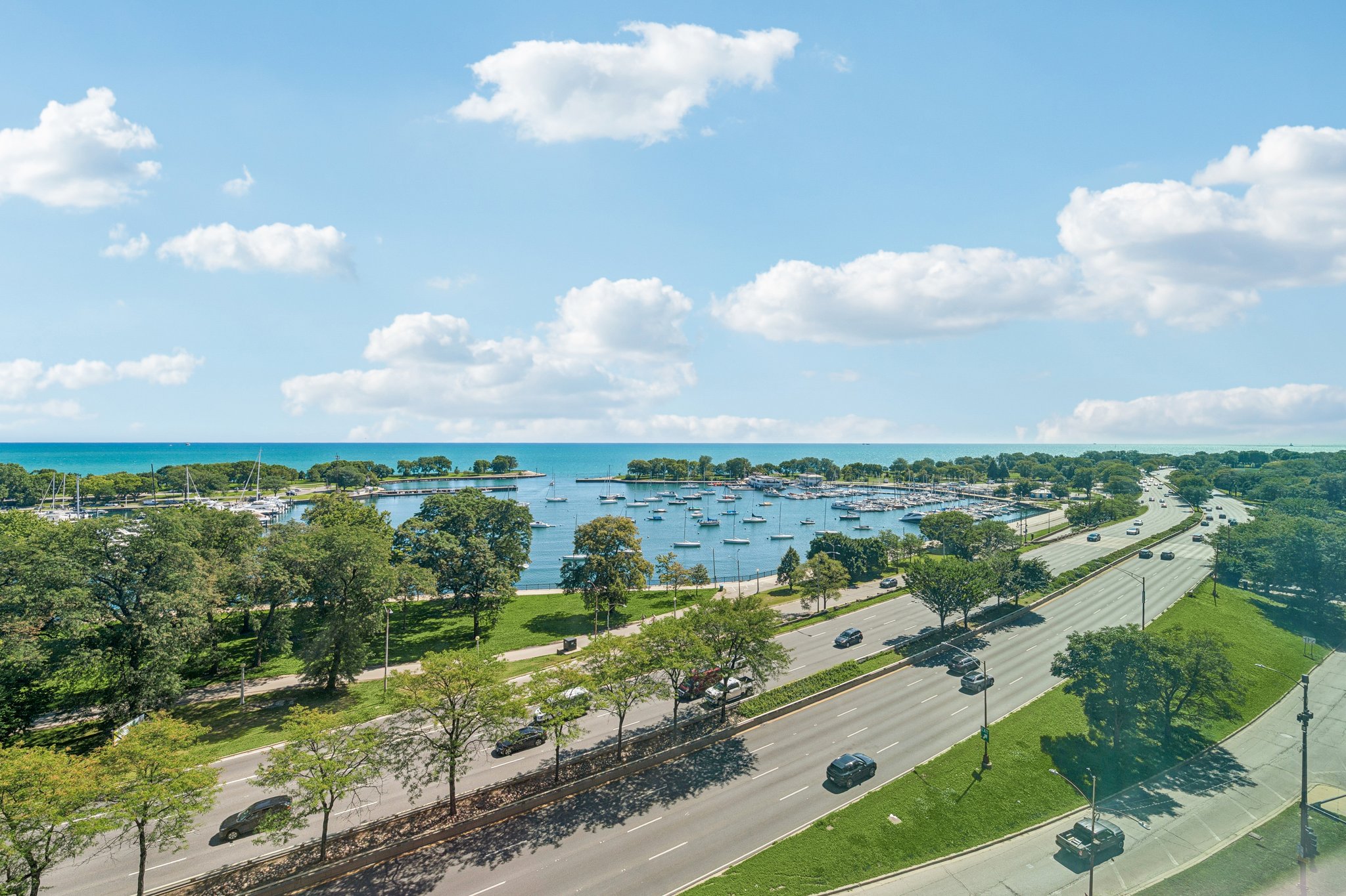 3240 N Lake Shore Dr_008.jpg