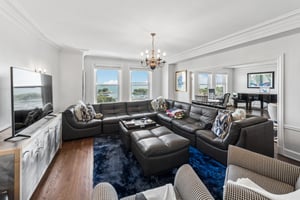 3240 N Lake Shore Dr_005.jpg