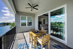 Living Room Balcony5