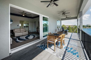 Living Room Balcony6