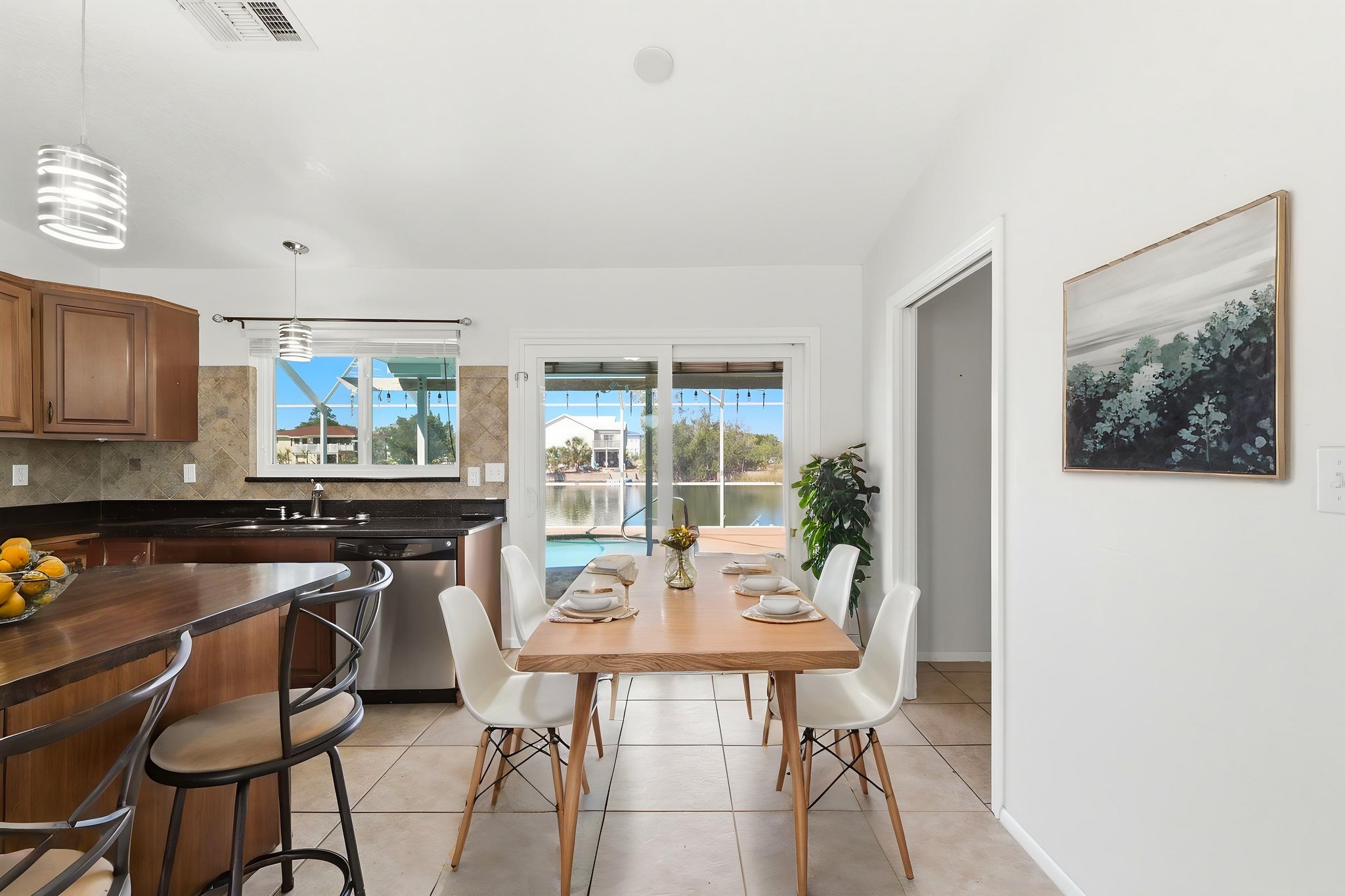 035_P1077804 virtually staged.jpeg