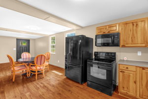 3243 Hauser Rd-13
