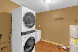 3243 Hauser Rd-32