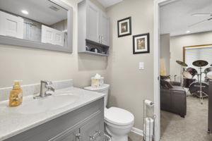  Photo 44