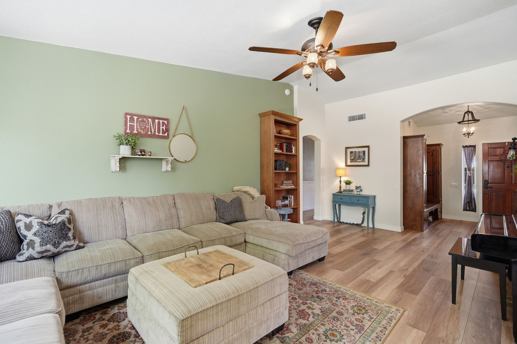  Photo 8
