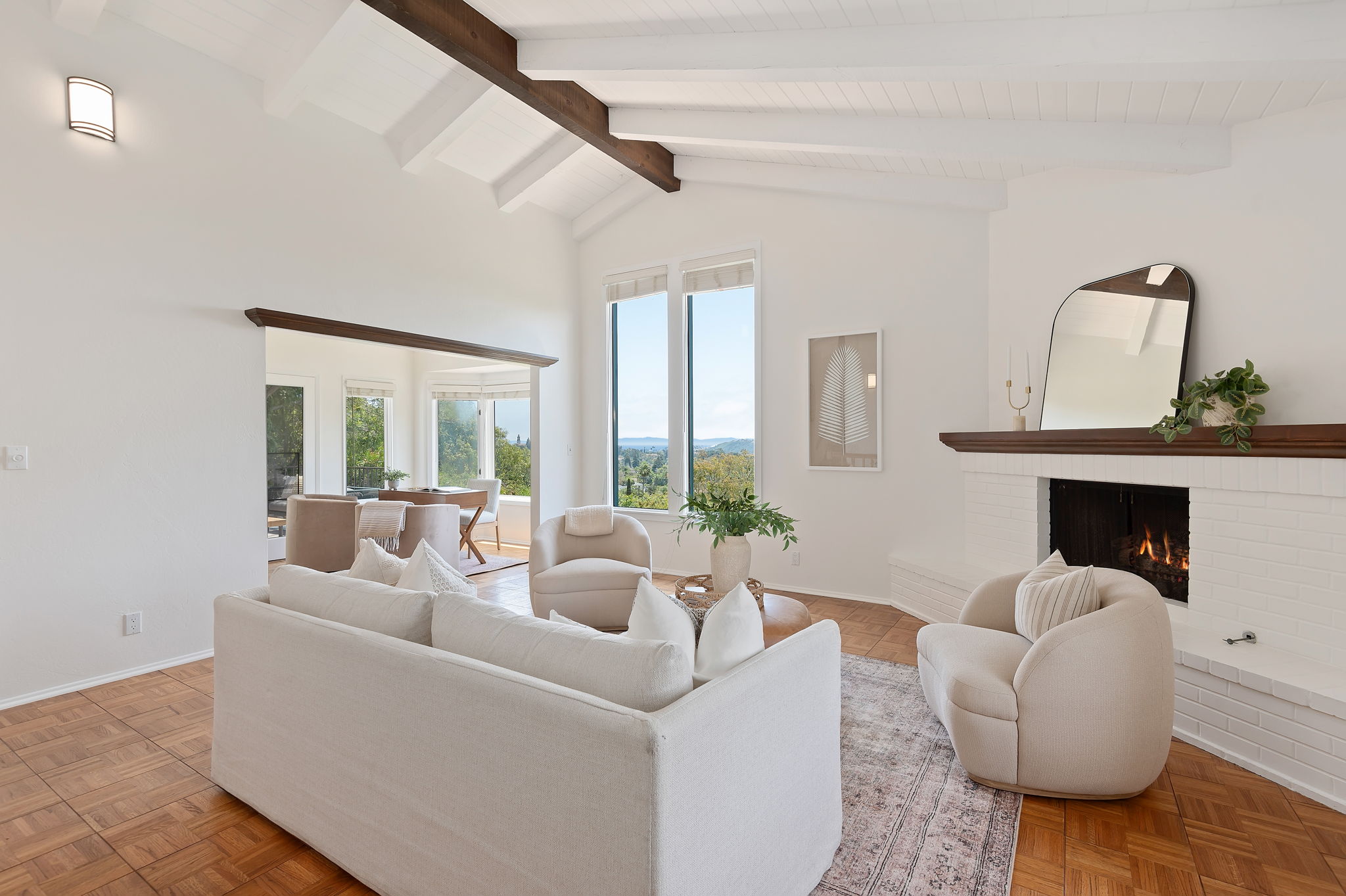 04 - Living Room