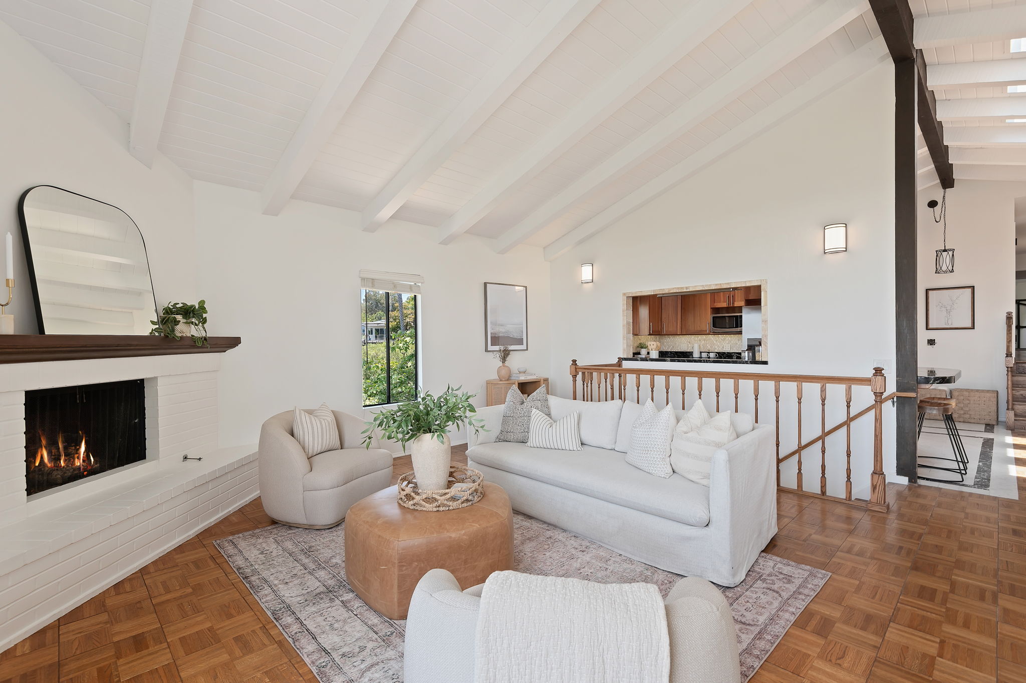 05 - Living Room