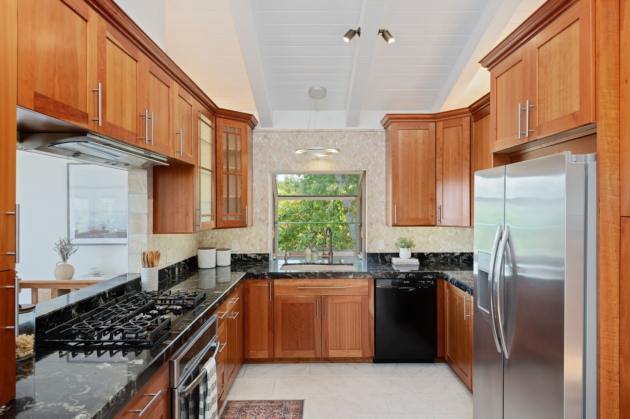 13 - Kitchen
