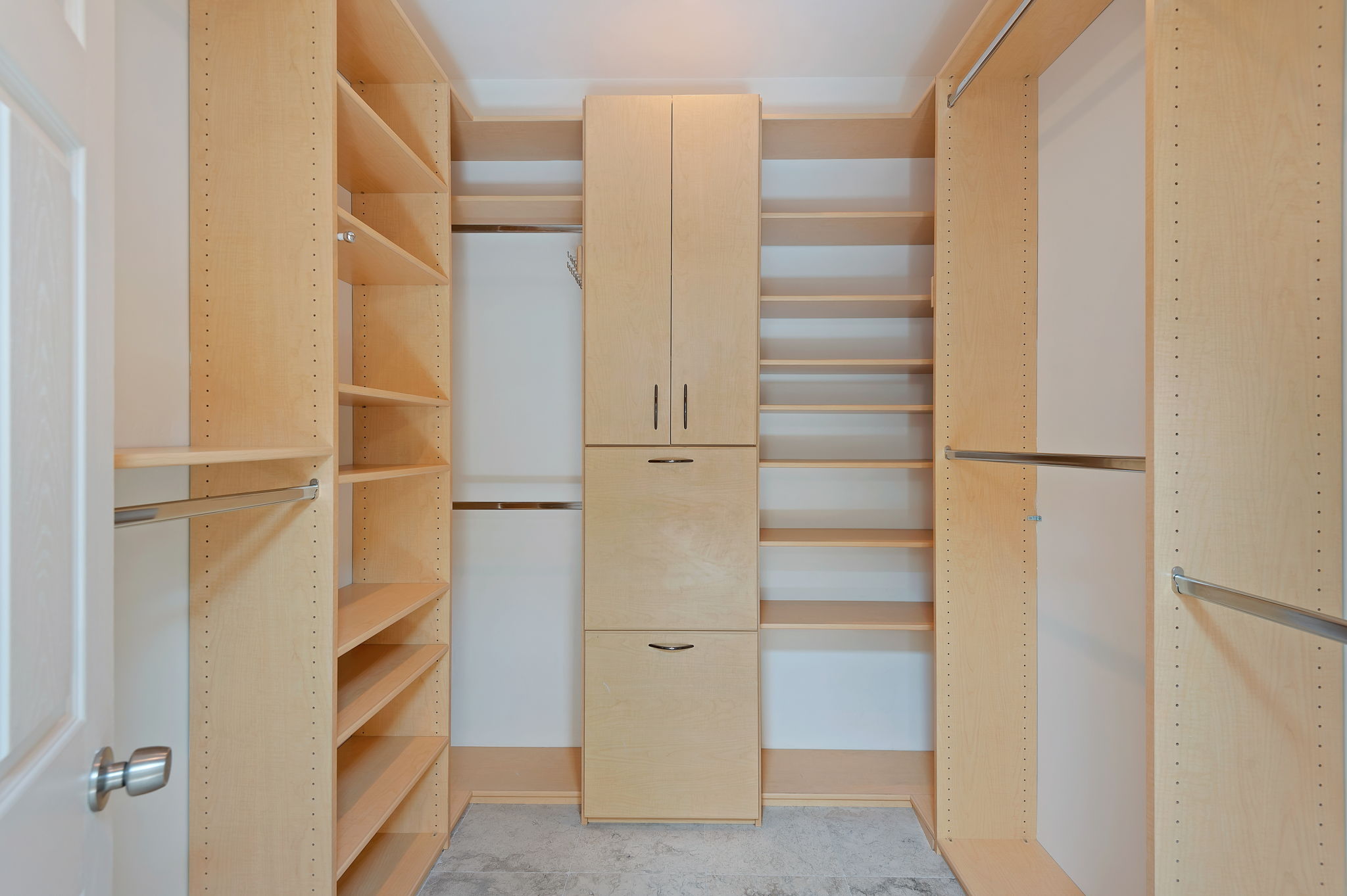 18 - Primary Closet