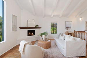 06 - Living Room