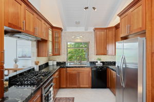 13 - Kitchen