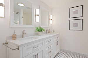 20 - Bathroom 2