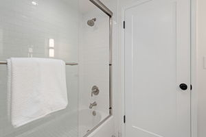 21 - Bathroom 2
