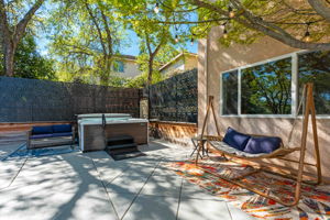 HOT TUB under the stars