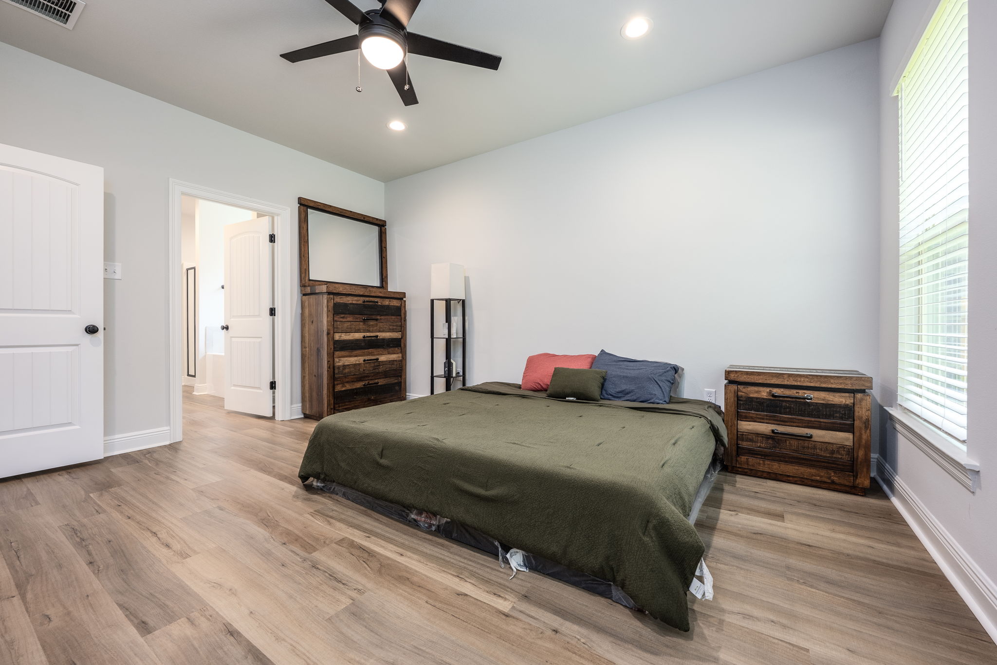 3248 Mountain Laurel Trl-Cantonment-18