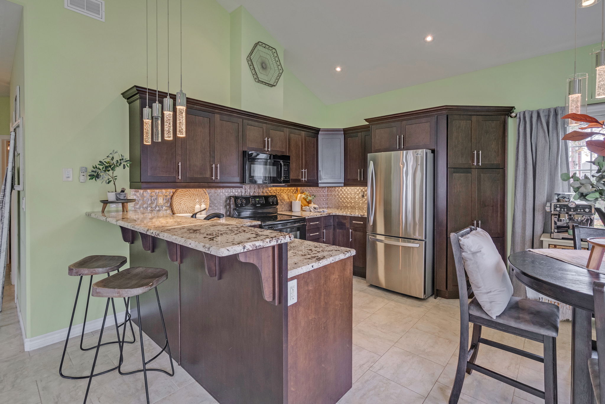 325 Densmore Rd, Cobourg, ON K9A 4J9, Canada Photo 11