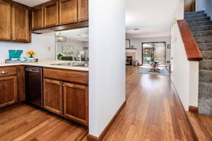  325 Eastgate Ln, Martinez, CA 94553, US Photo 14