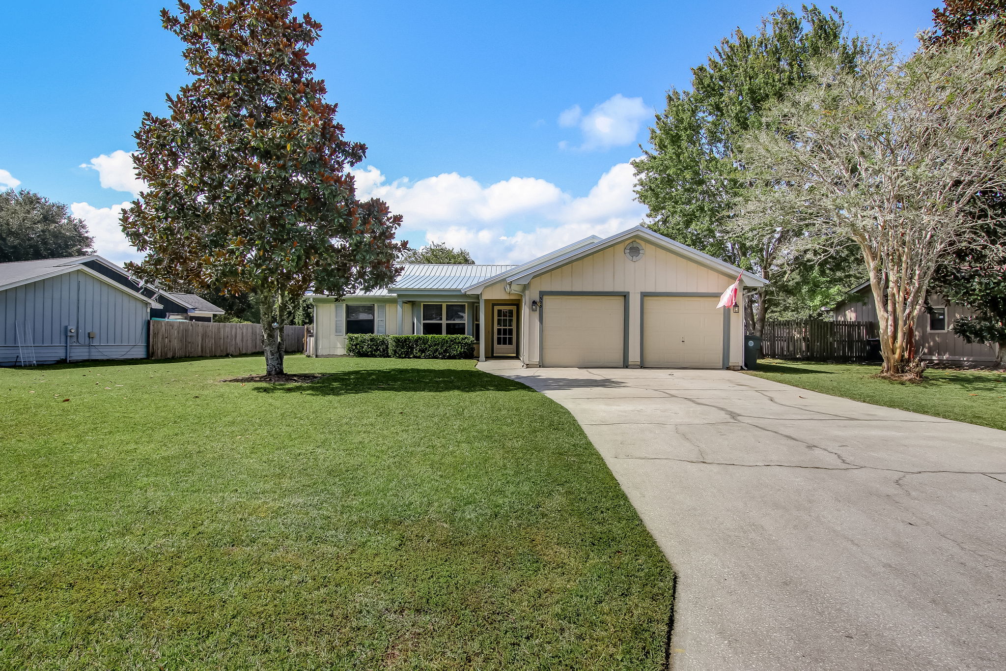 Welcome to 325 Green Acres Dr