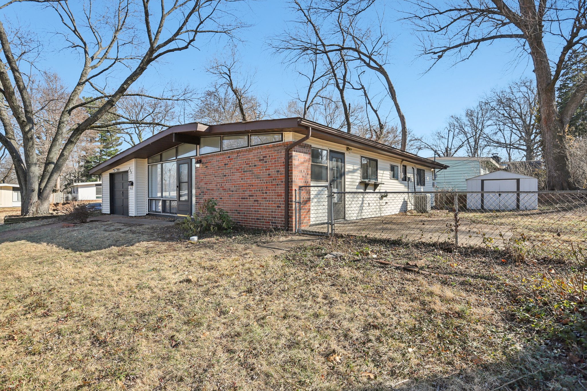 Holiday Hill Dr-S2702-004.jpg