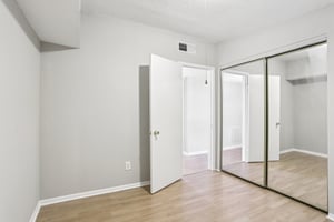 Holiday Hill Dr-S2702-019.jpg