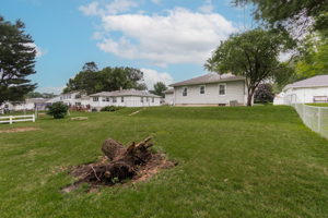 325 Ivanhoe Rd, Waterloo, IA 50701, USA Photo 27