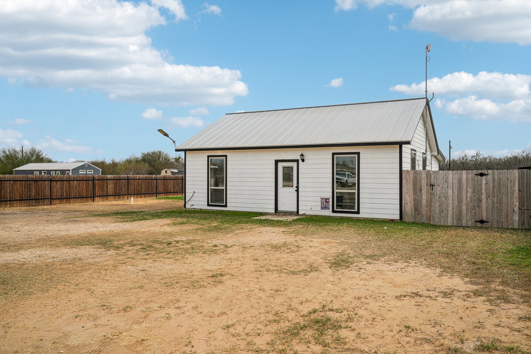 Las Palomas Dr-S0703-002.jpg