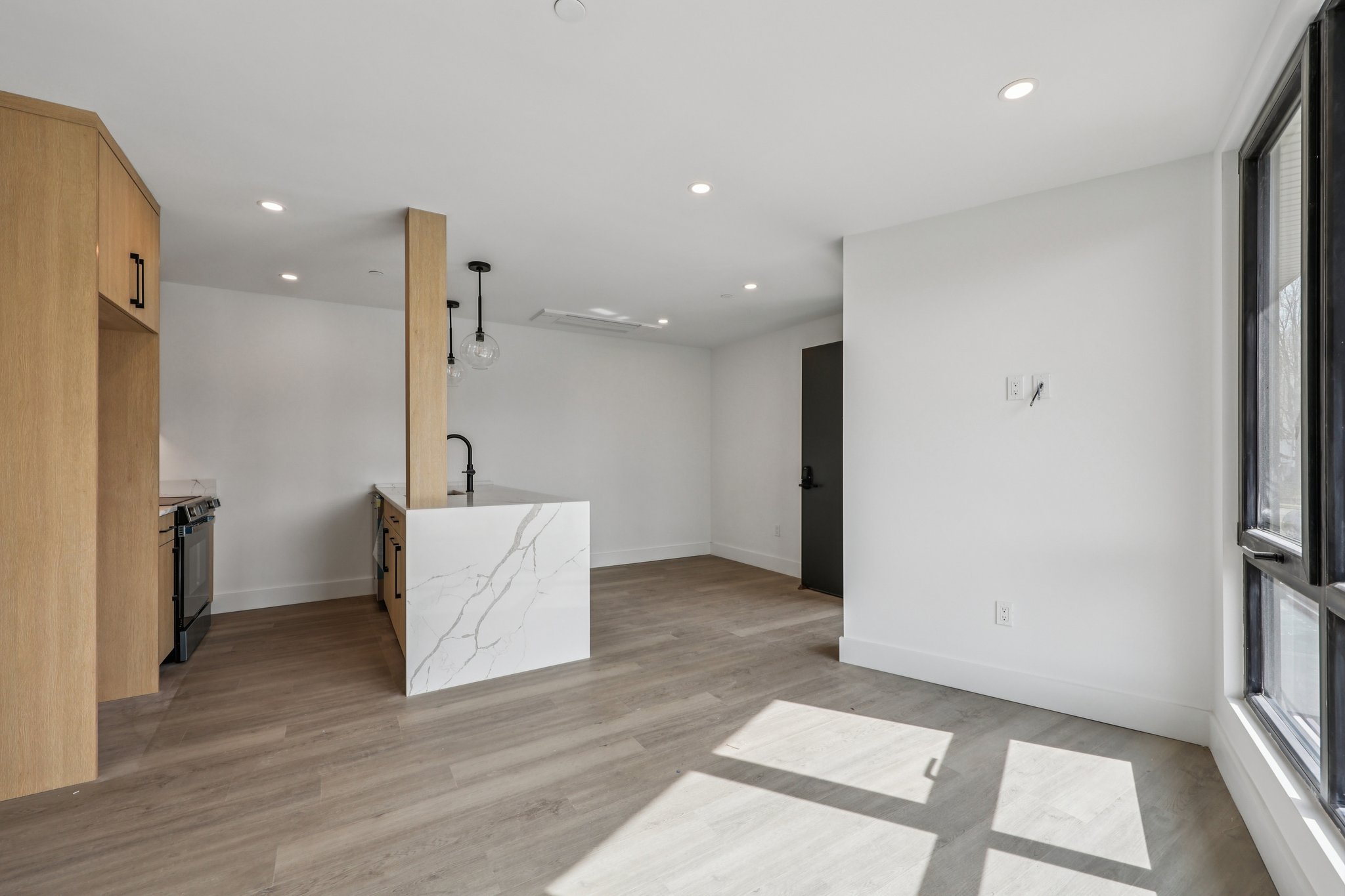 Manville Rd Unit 2-S3103-005.jpg