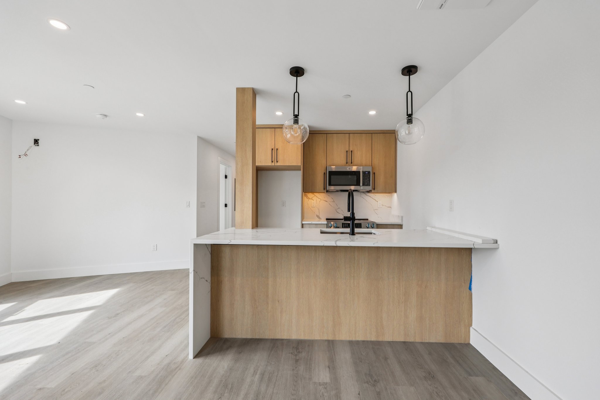 Manville Rd Unit 2-S3103-007.jpg