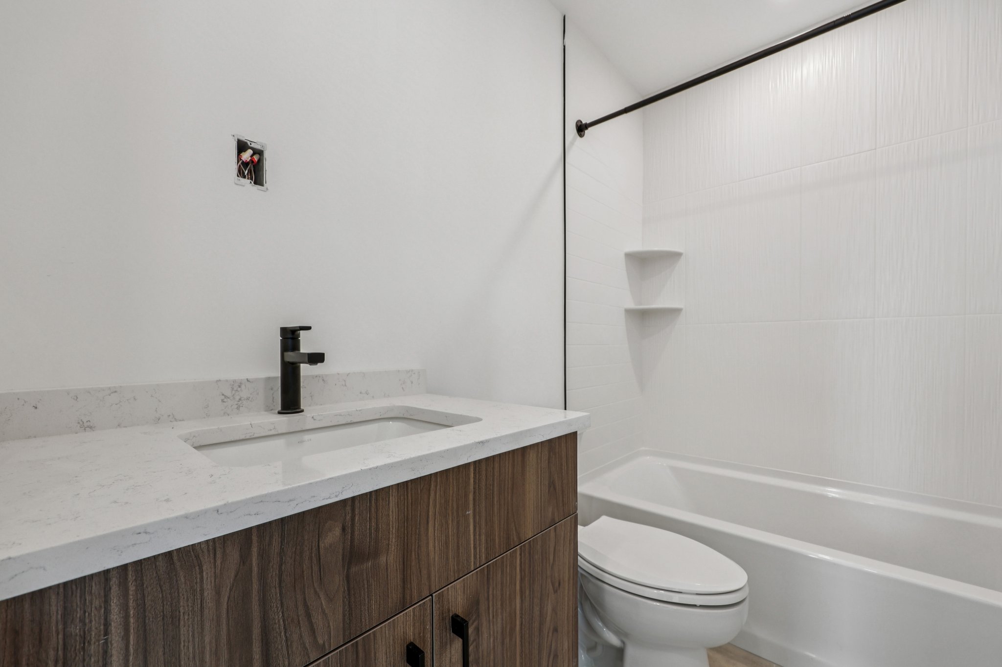 Manville Rd Unit 2-S3103-014.jpg