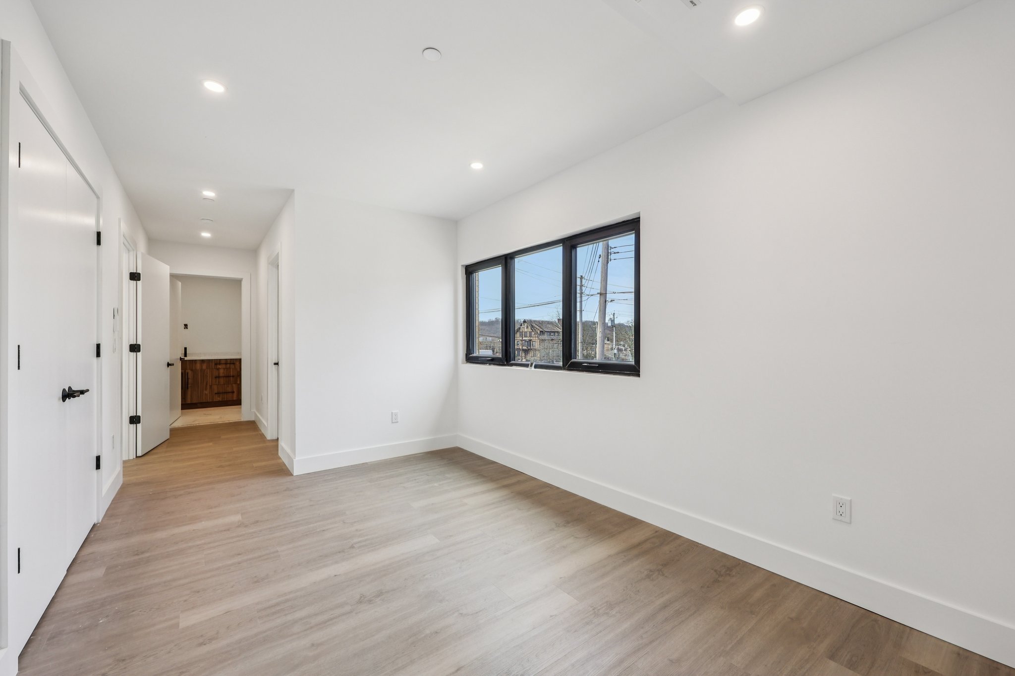 Manville Rd Unit 2-S3103-019.jpg