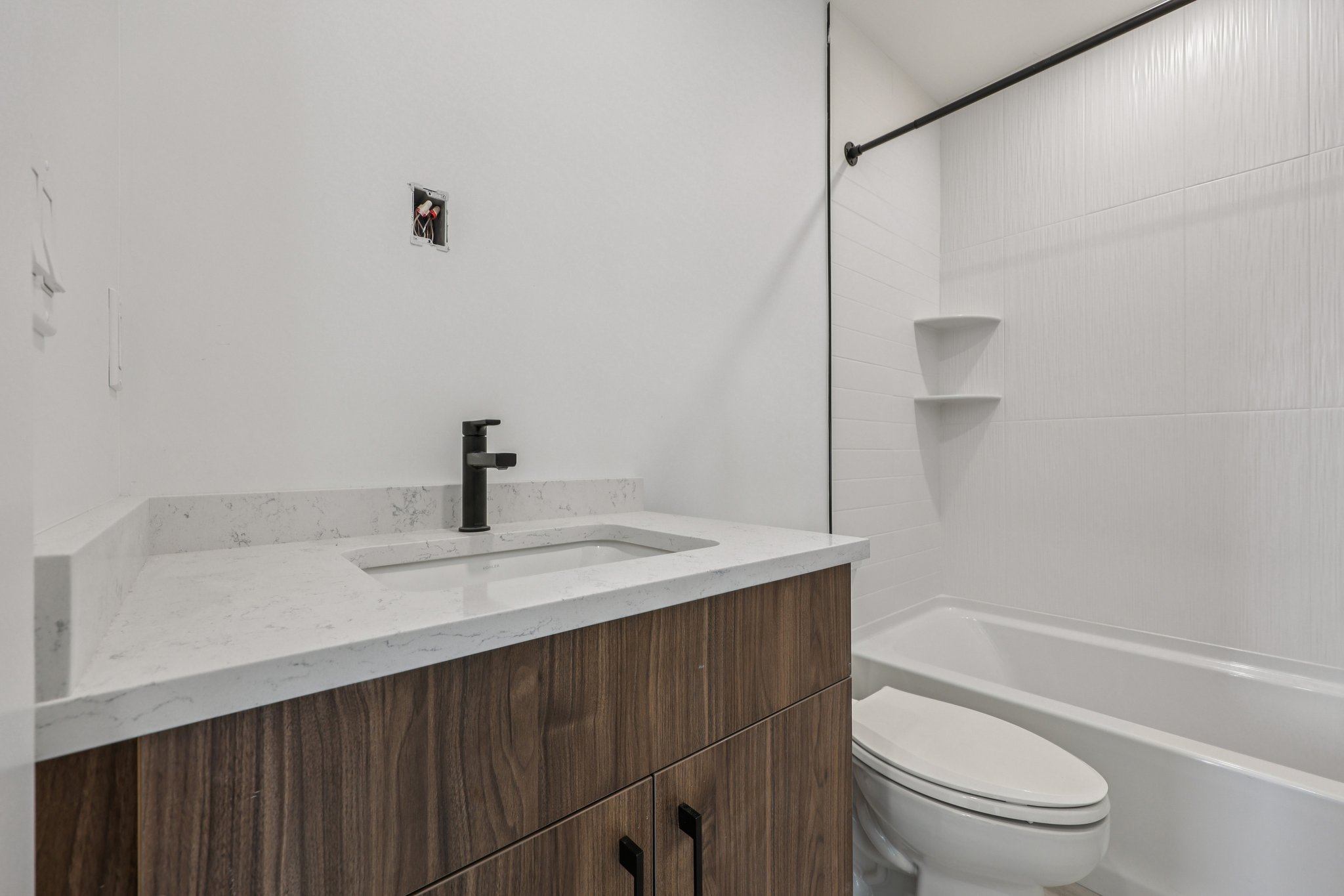 Manville Rd Unit 2-S3103-023.jpg