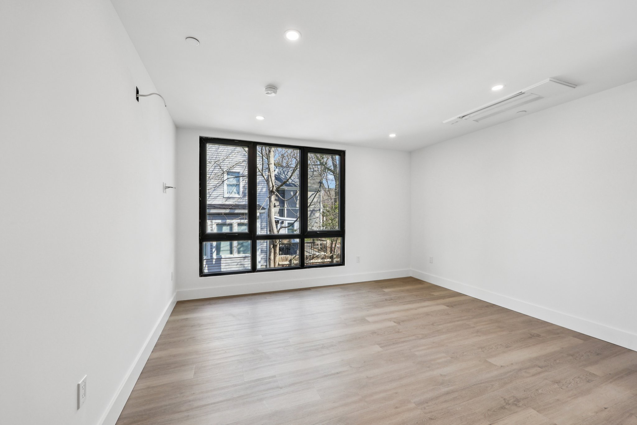 Manville Rd Unit 3-S3103-002.jpg
