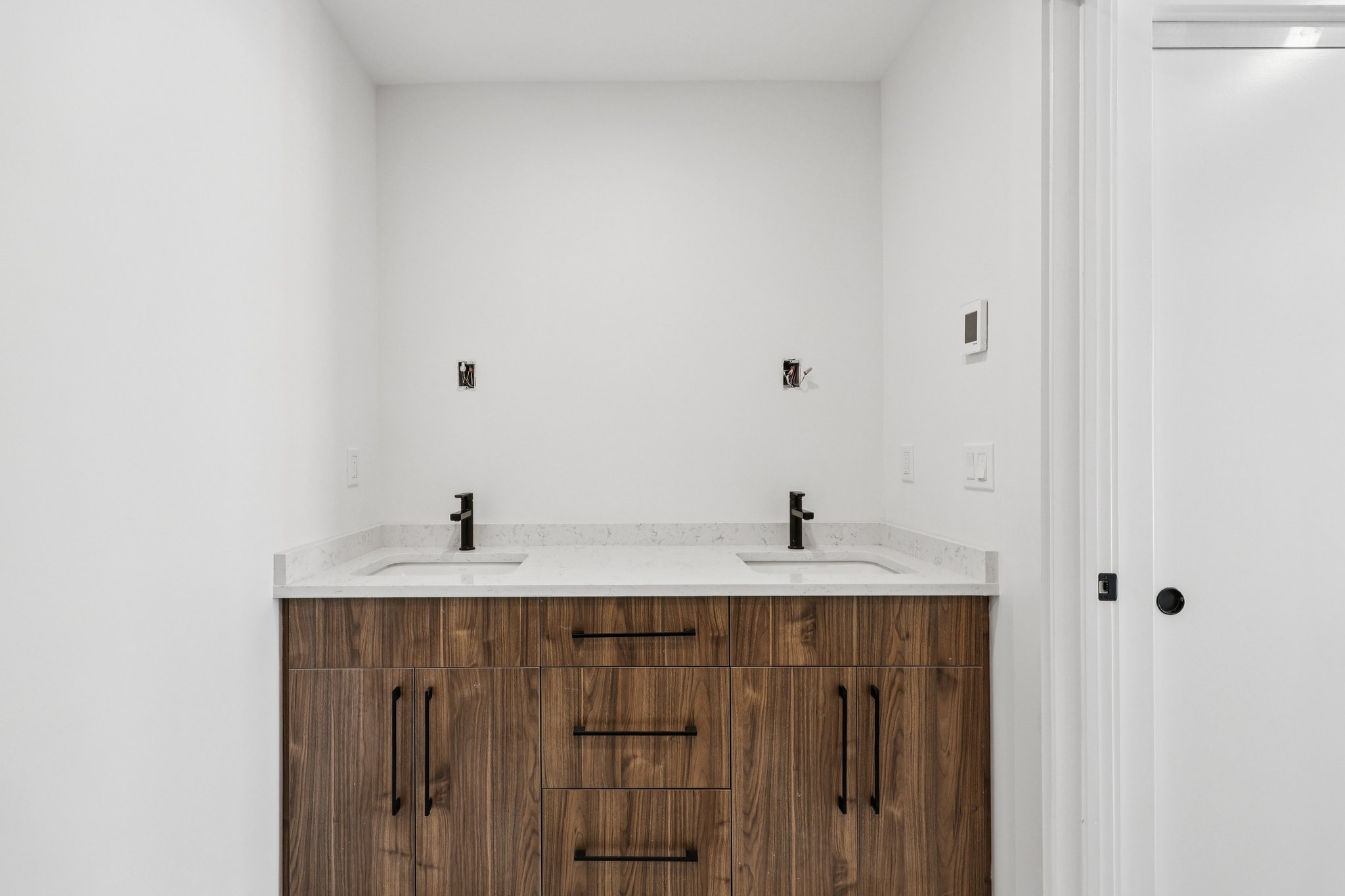 Manville Rd Unit 3-S3103-019.jpg
