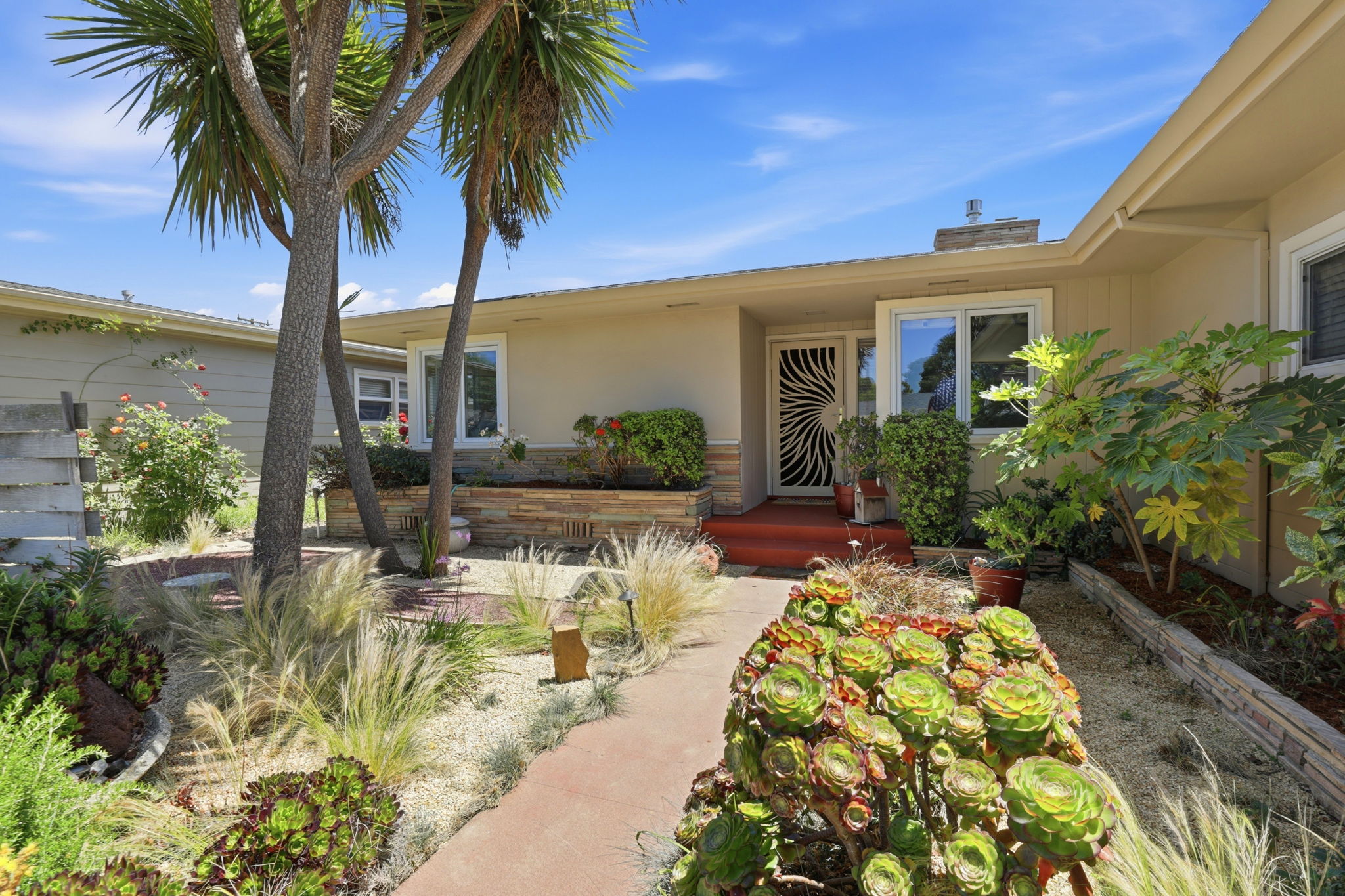 004_F8_325 San Vincente Ave