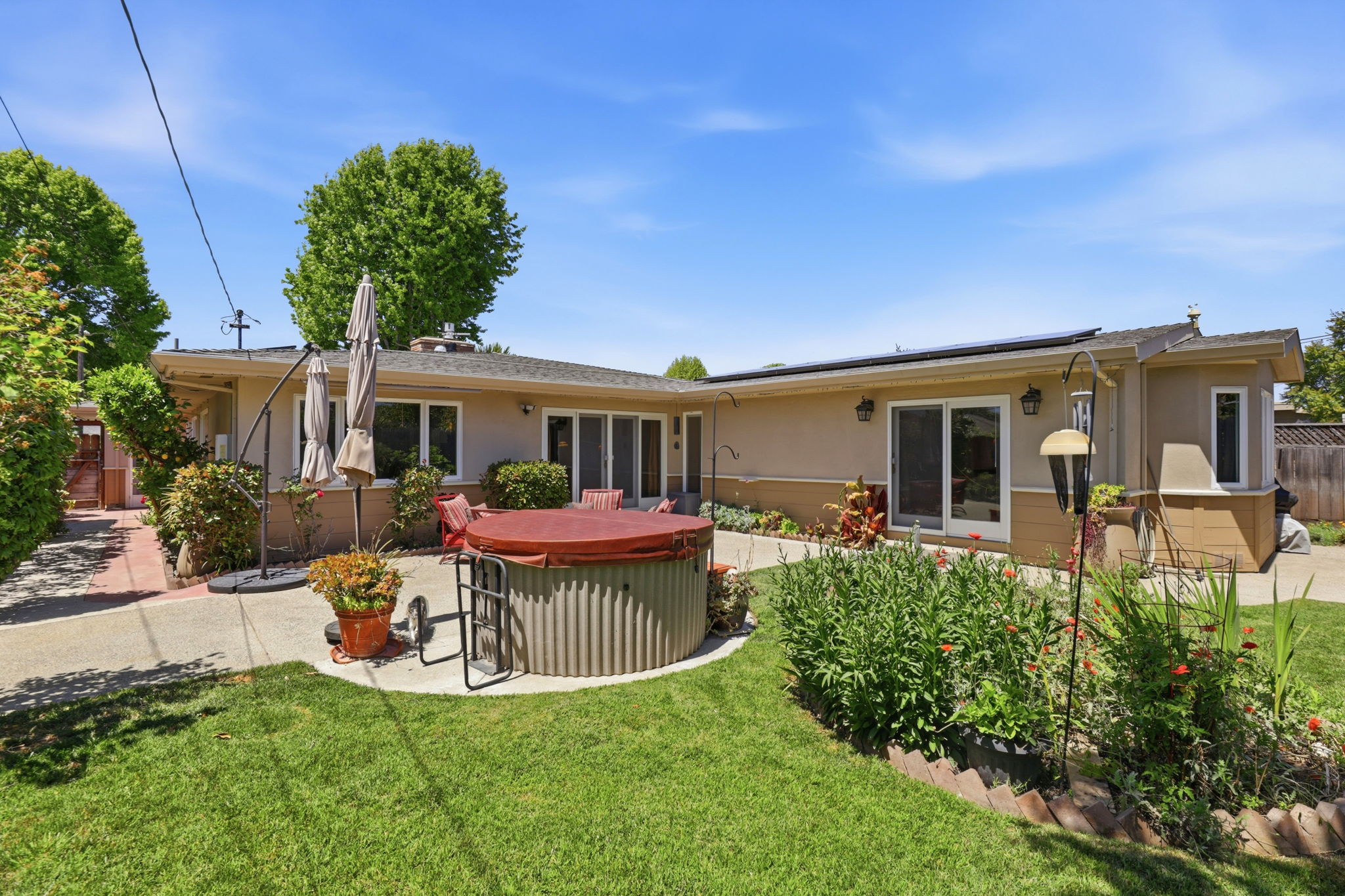 039_F8_325 San Vincente Ave