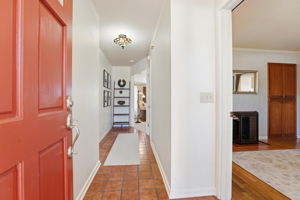 005_F8_325 San Vincente Ave