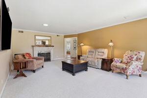 011_F8_325 San Vincente Ave